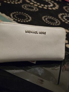 Michael Kors  White Zip Wallet